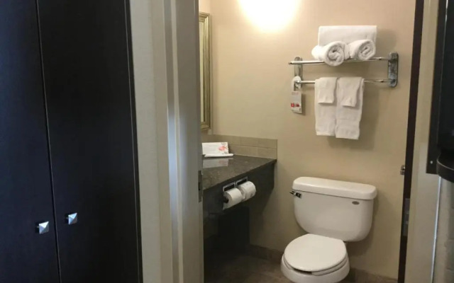 Ramada Pincher Creek