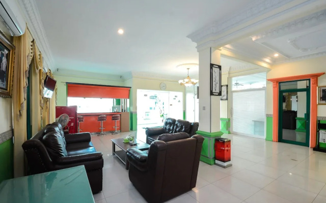 Airy Alun Alun Kejaksan Veteran 32 Cirebon