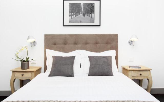 Luxury 3 Bedrooms Le Louvre I by Livinparis