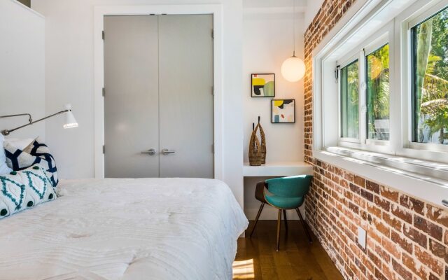 Lido Key Retreat by SKLRP