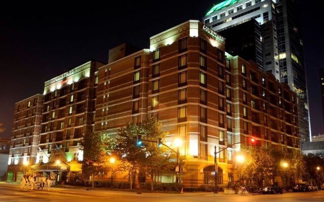 Courtyard Louisville Downtown