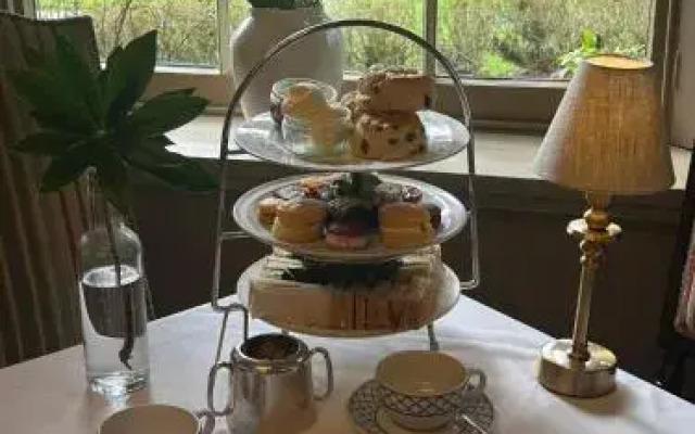Ravenwood Hall Hotel