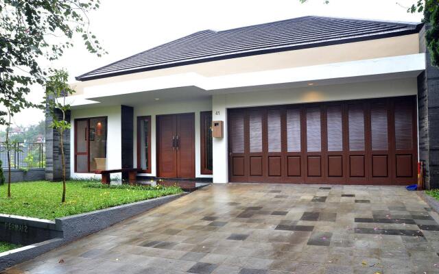 Hikari Hill View 7BR Villa with a Private Pool