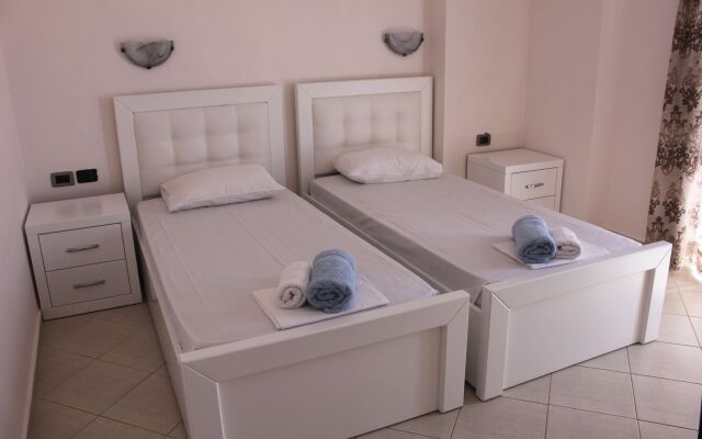 Hotel Joni Kompleks