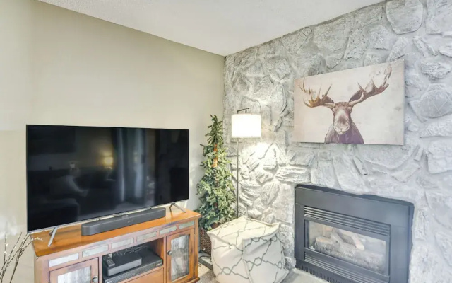 Elevated Fraser Condo w/ Mountain View & Amenities