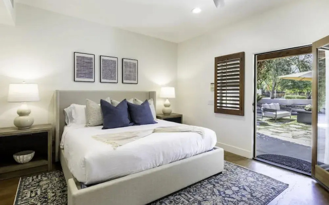 Luxury Living With Game Rooms Poolside Paradise