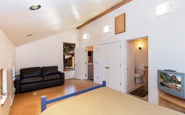 061 - Boulder Bay Retreat