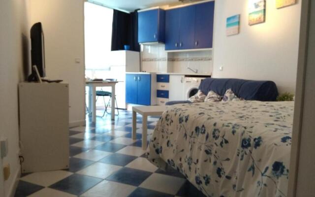 M3 904 Azul Mediterráneo bonito y confortable estudio