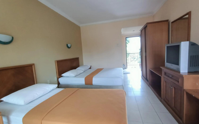 Hotel & Wisma Bintang Jadayat – Guest Rooms – Megamendung