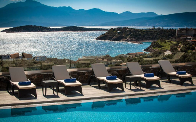 Villa Bellelen With a Heated Pool