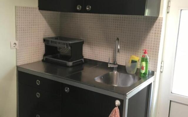 Leonidas apartments 1