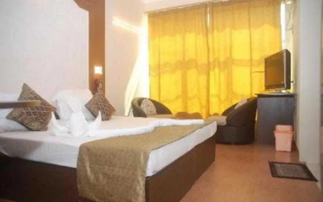 Royal Palace Beach Resort – Guest Rooms – Calangute
