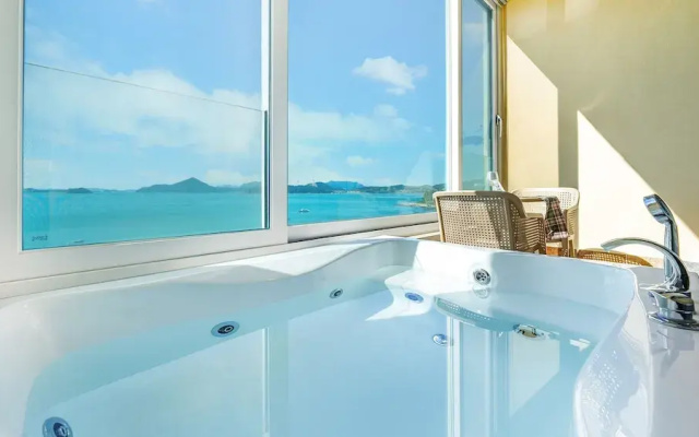 Yeosu Stay Raonpine Spa Pension