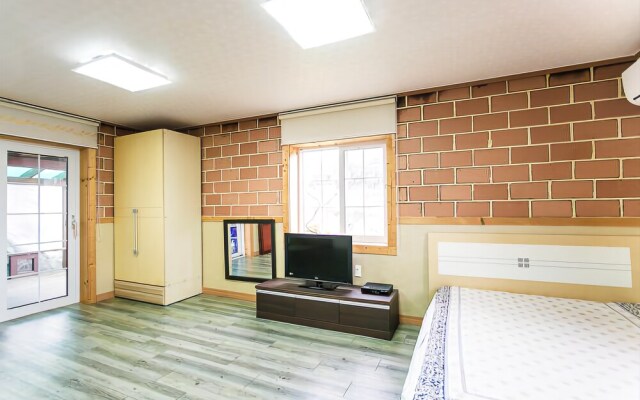 Gyeongju Lohas Daenamu Pension