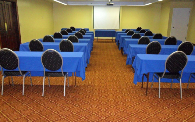 Chase Suite Hotel Newark-Fremont