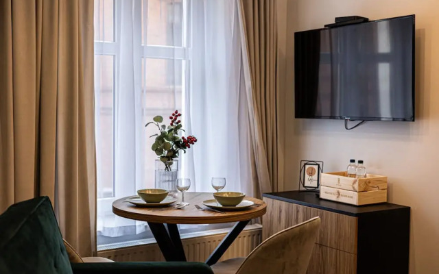 Estrella 5 Nowoczesno w Zabytkowej Kamienicy Garbary 12