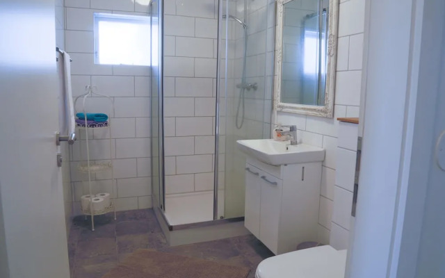 The Apartment - Öbbuhús