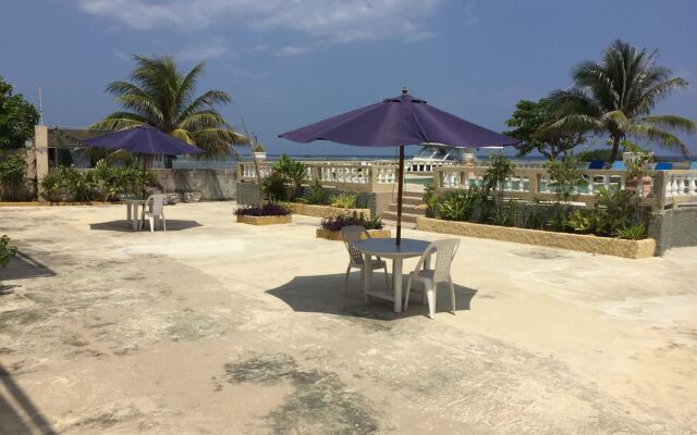 Cariblue Beach Hotel And Scuba Diving Resort
