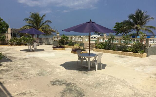 CariBlue Beach Hotel