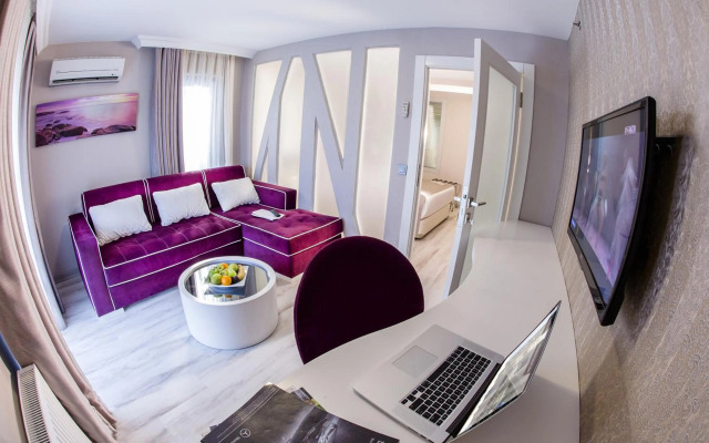 Demonti Otel