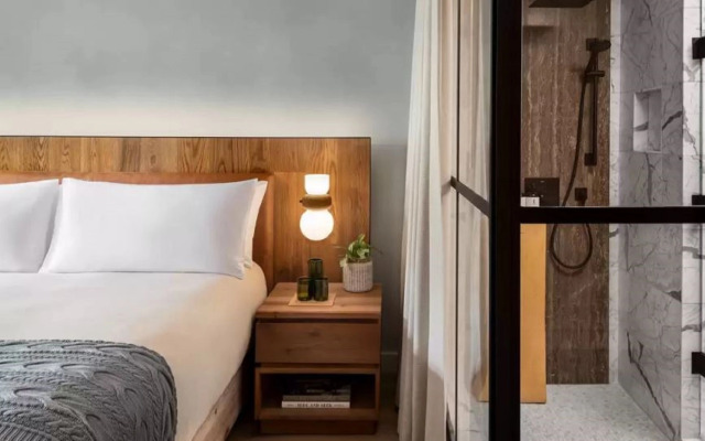 1 Hotel Toronto