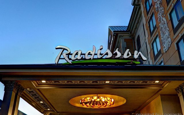 Radisson Toronto Airport West