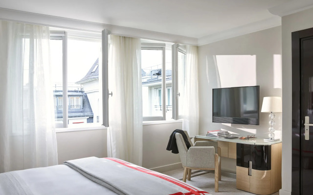 Hotel Plaza Athenee