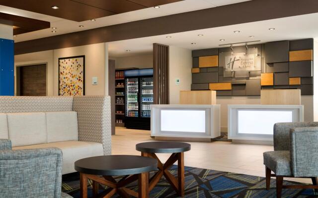 Holiday Inn Express & Suites Red Wing by IHG