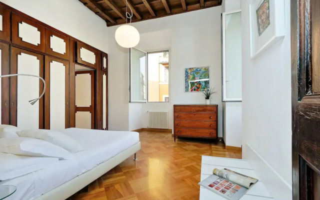 Giulia Charme - My Extra Home