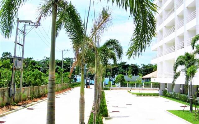 "view Talay 8 Large Studio Apartment With sea View Pattaya"