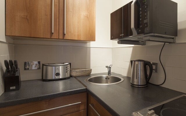 The New London Carlton Hotel & Service Apartments