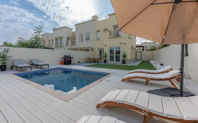 Luxurious Spacious 3-bedroom Villa With Private Pool at Springs 10