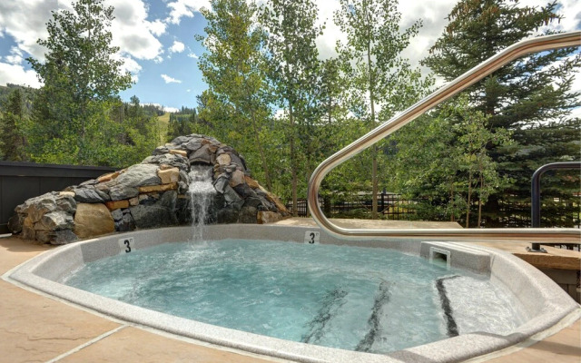 Jackpine & Black Bear Condos