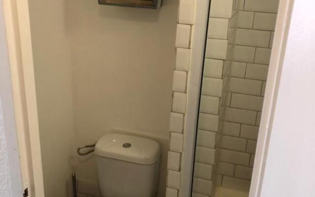 Apartment 22, le Capitaine