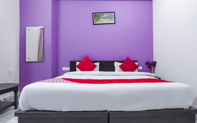 OYO 10876 Hotel Taj signature