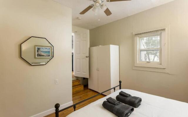 1858 Edgeland Avenue, Unit One