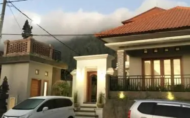The Villa's Kubu Sandan