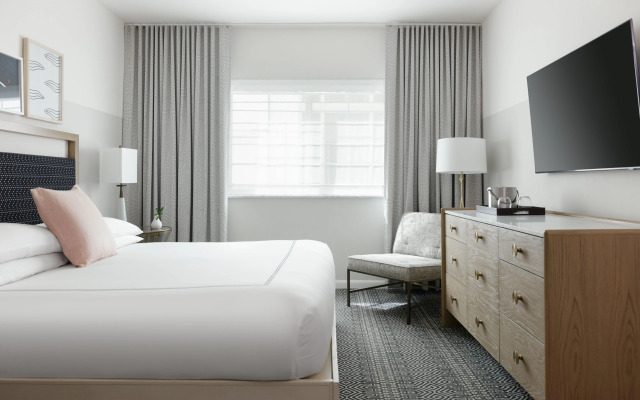 Kimpton Surfcomber Hotel by IHG