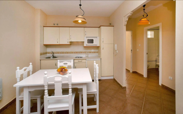 Leo Isla Canela Selection