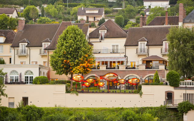 La Côte Saint Jacques And Spa