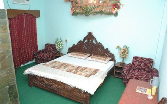 Royal Aashiyana Palace