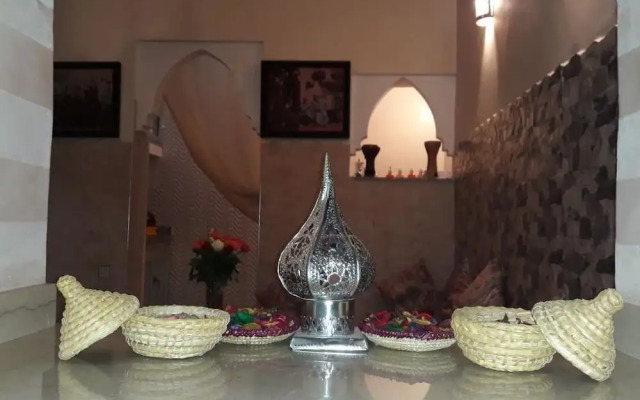 Full Moon Hostel