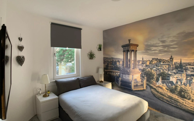 Maria- Bright and Modern City Center Apartment .