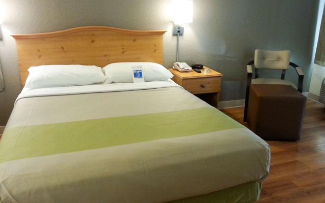 Studio 6 West Palm Beach, FL