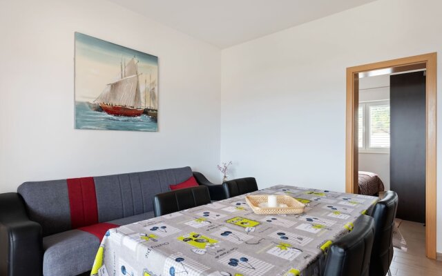 Simplistic Apartment In Nevi Ane Near Sea Beach