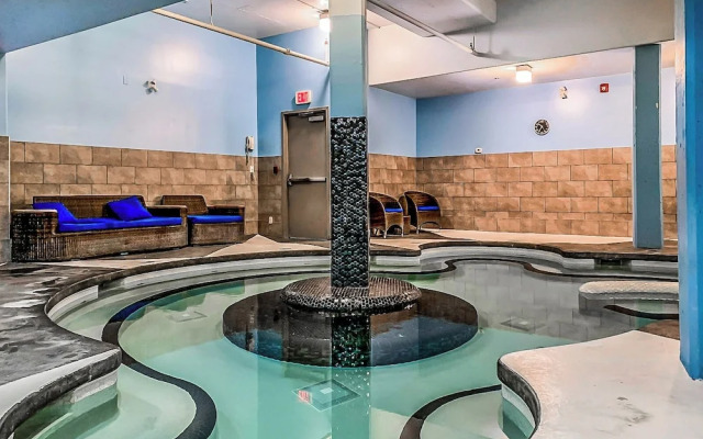 2 Bedroom Condo .Pool .Hot Tub .Gym .Spa