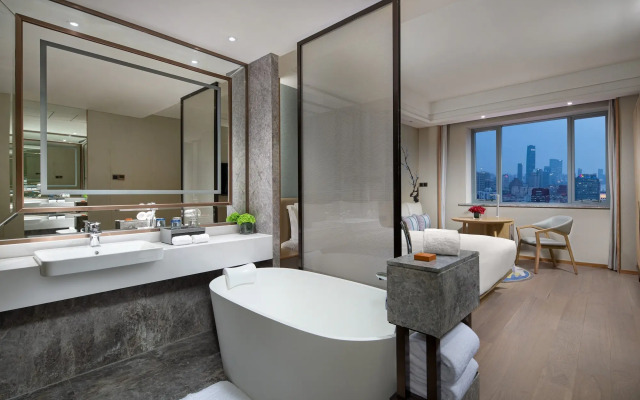 Crowne Plaza Shanghai Nanjing Road by IHG