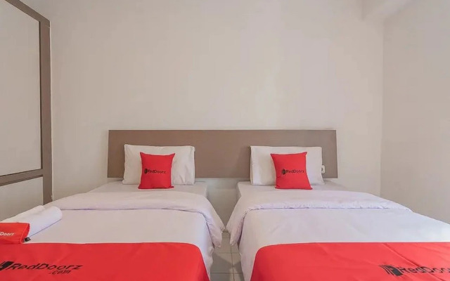 RedDoorz Apartment @ Emerald Towers Bandung