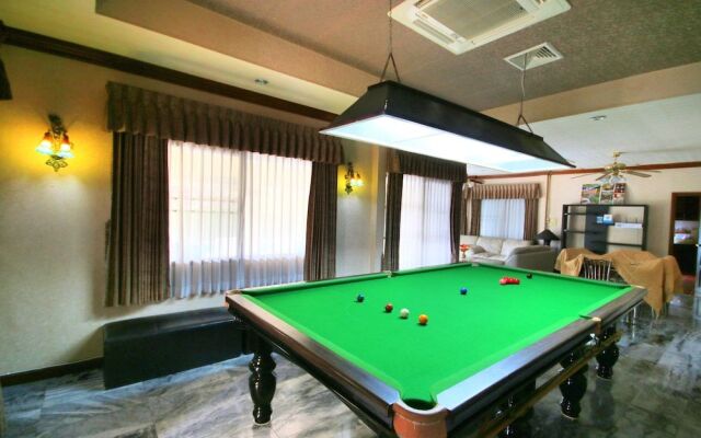 Cozy Garden Cottage Pool Villa