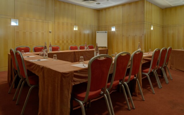 VIP Executive Entrecampos Hotel & Conference